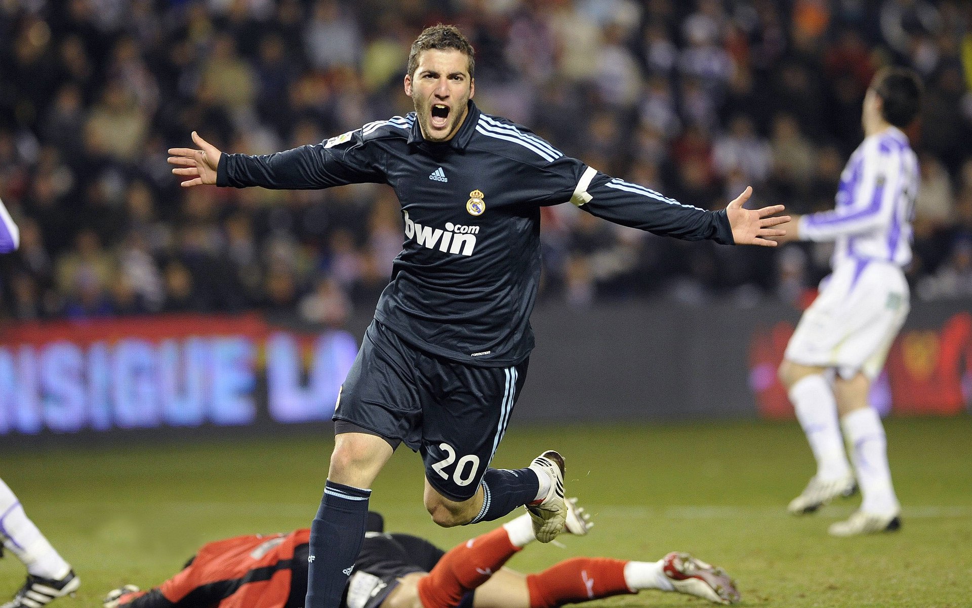 哈里·凯恩以3球成为欧洲杯并列金靴，哈里凯恩助攻